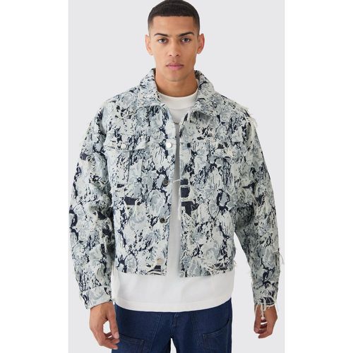 Chaqueta Vaquera Recta Rota Con Estampado De Tapiz - boohoo - Modalova