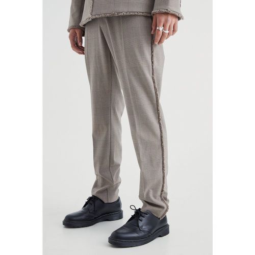 Pantaloni Smart Slim Fit a quadri con dettagli smagliati - boohoo - Modalova