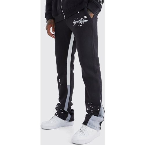 Pantaloni tuta Slim Fit a zampa con pieghe sul fondo e inserti - boohoo - Modalova