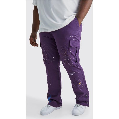 Pantaloni Cargo Plus Size Slim Fit con bottoni a pressione sul fondo e schizzi di colore - boohoo - Modalova
