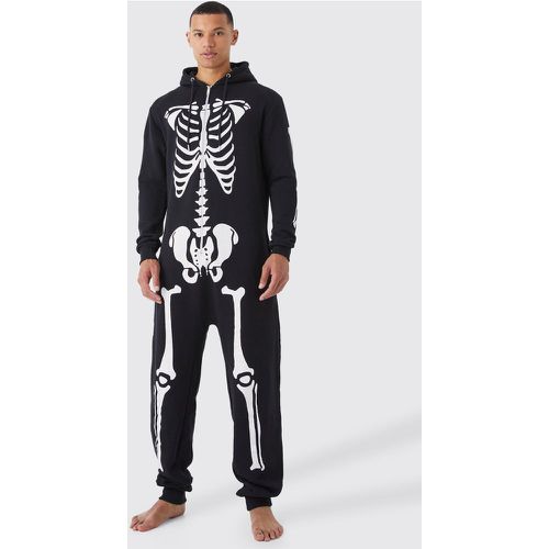 Pigiama intero Tall di Halloween con scheletro - boohoo - Modalova