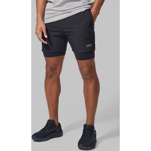 Pantaloncini 2 in 1 Man Active Gym - boohoo - Modalova