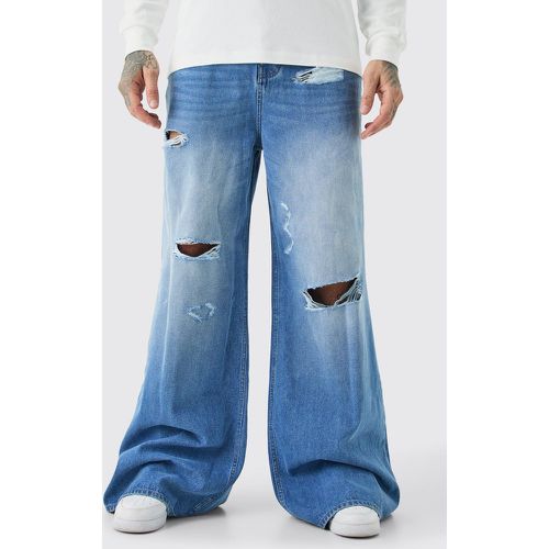 Jeans Tall extra comodi sfilacciati con applique in tessuto - boohoo - Modalova