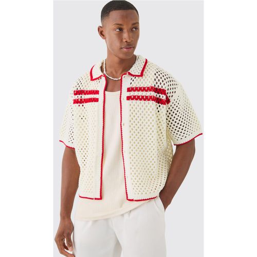 Camicia squadrata oversize in maglia traforata con righe a contrasto - boohoo - Modalova