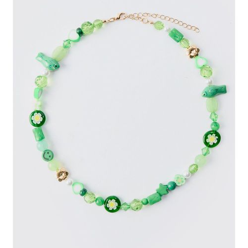Mixed Beaded Necklace In Green - boohoo - Modalova