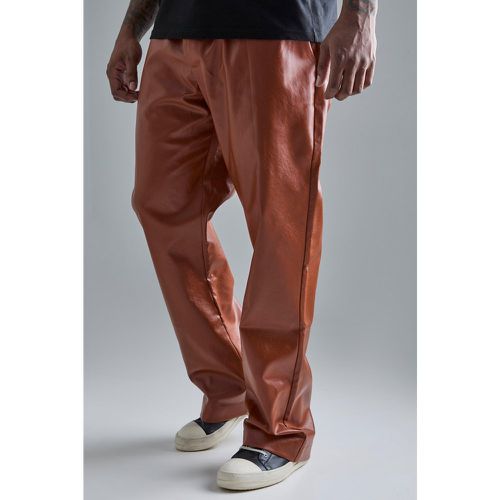 Pantaloni sartoriali Plus Size Slim Fit in PU - boohoo - Modalova