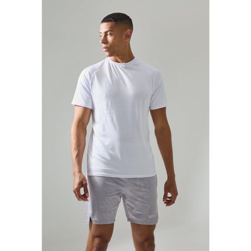 Camiseta Man Active Ligera Essentials Deportiva De Ranglán - boohoo - Modalova