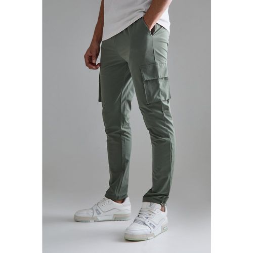 Pantaloni Cargo Skinny Fit in Stretch tecnico leggero elasticizzato - boohoo - Modalova