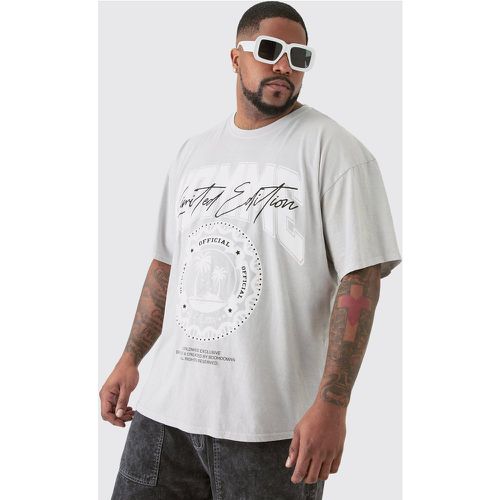 Plus Homme Palm Print Graphic T-shirt In Grey - boohoo - Modalova
