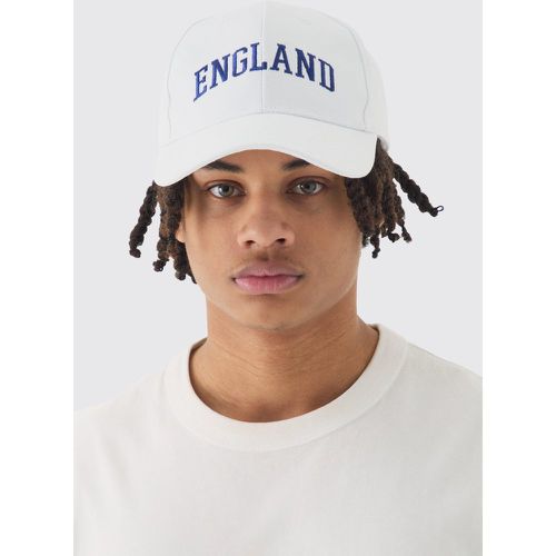 England Embroidered Cap In White - boohoo - Modalova