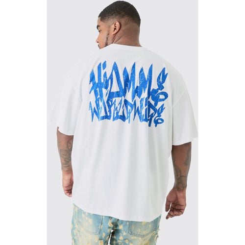 Camiseta Plus Blanca Con Grafiti Homme Worldwide - boohoo - Modalova