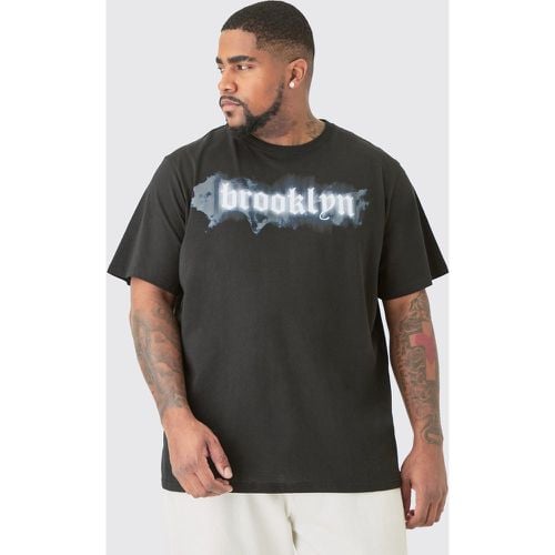 Camiseta Plus Negra Con Estampado De Brooklyn - boohoo - Modalova