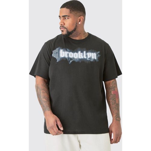 Plus Brooklyn T-Shirt In Black - boohoo - Modalova