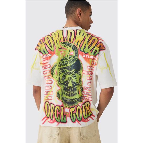 T-shirt squadrata oversize con girocollo esteso Extreme Offcl Tour - boohoo - Modalova