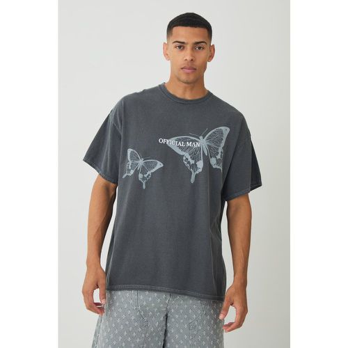Camiseta Oversize Desteñida Con Cuello Extendido Y Estampado De Mariposas - boohoo - Modalova
