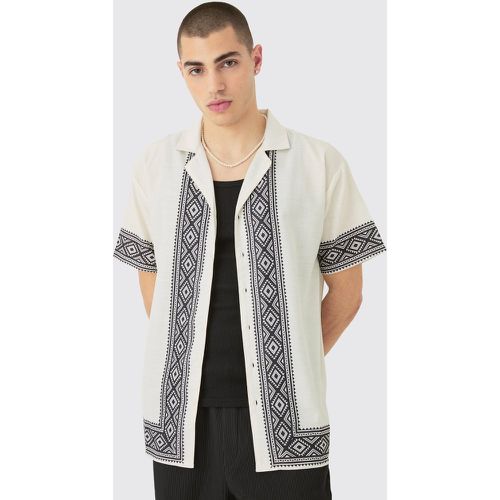 Camicia oversize effetto lino con bordi aztechi - boohoo - Modalova