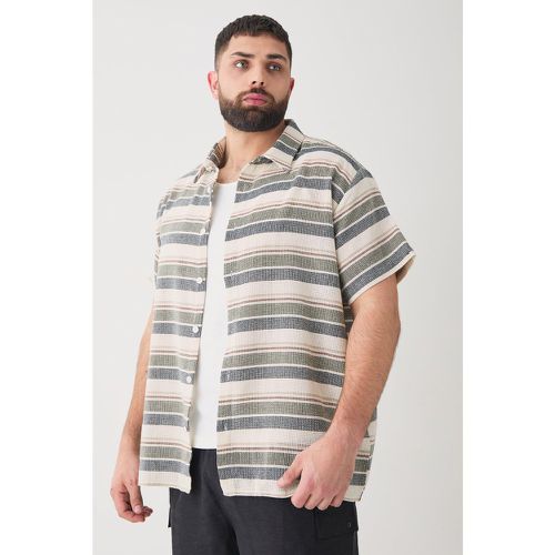 Plus Short Sleeve Oversized Textured Stripe Shirt In Stone - boohoo - Modalova
