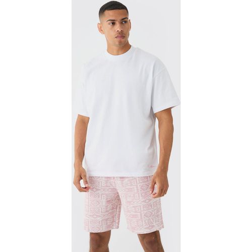 Set T-shirt oversize Man con girocollo esteso & pantaloncini in jacquard - boohoo - Modalova