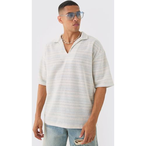 Camisa De Tela De Rayas Con Cuello De Pico - boohoo - Modalova