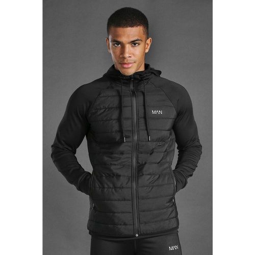 Felpa Man Active trapuntata con zip e cappuccio - boohoo - Modalova