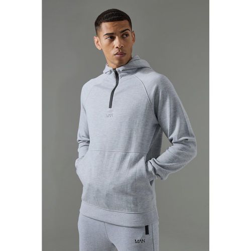 Felpa Man Active Pro in fleece Reg Fit con zip corta e cappuccio - boohoo - Modalova