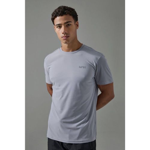 T-shirt Man Active per alta performance con griglia Regular Fit - boohoo - Modalova