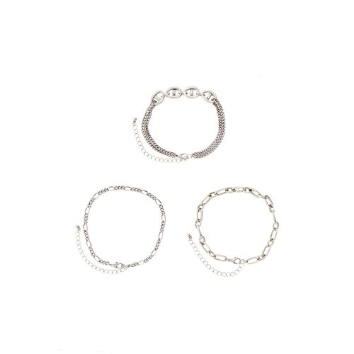 Bracciali a catena misti - set di 3 paia - boohoo - Modalova