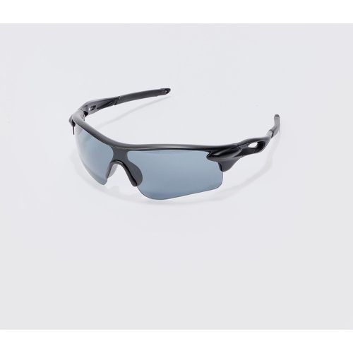 Gafas De Sol Man Active Con Lentes De Goma Ahumadas - boohoo - Modalova