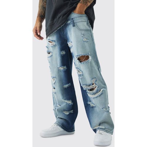 Baggy Fit Double Boxer Waistband All Over Ripped Jeans - boohoo - Modalova