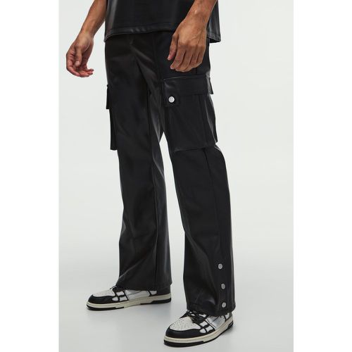 Relaxed Flare Pu Popper Hem Cargo Trousers - boohoo - Modalova