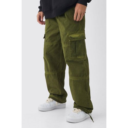 Pantaloni Cargo extra comodi con vita elasticizzata e stampa in lavaggio a olio - boohoo - Modalova