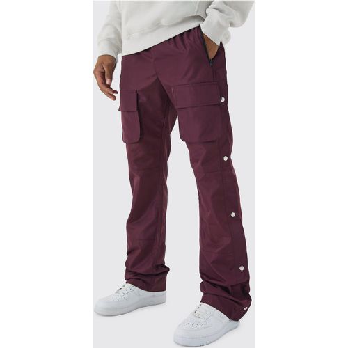 Pantaloni Cargo Slim Fit con vita elasticizzata e pieghe sul fondo - boohoo - Modalova