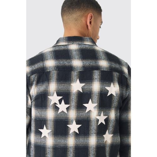 Camisa Regular De Cuadros Con Estampado De Estrellas - boohoo - Modalova