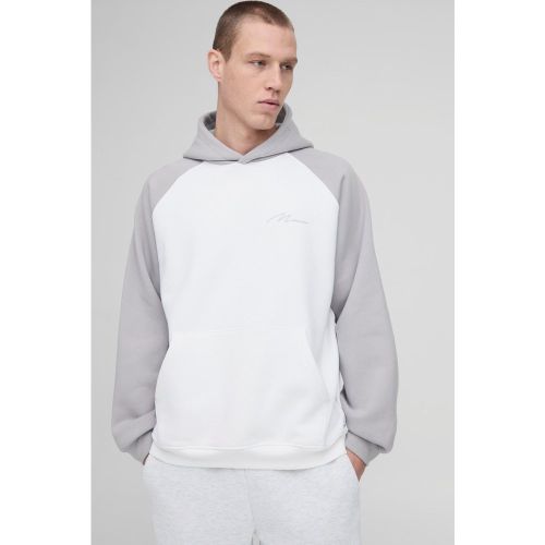 Felpa oversize con cappuccio e firma Man con maniche raglan - boohoo - Modalova