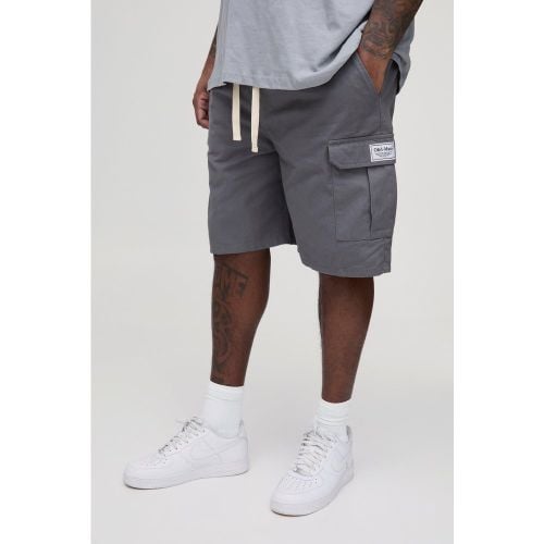 Pantalón Corto Plus Cargo Holgado Con Etiqueta De Tela - boohoo - Modalova