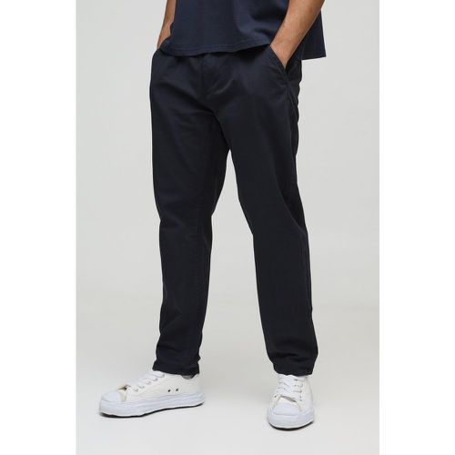 Pantaloni Chino alla caviglia rilassati con pieghe e vita fissa - boohoo - Modalova