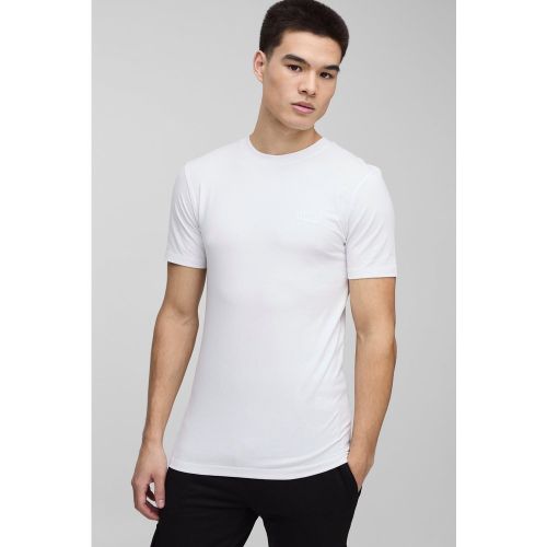 Hombre. Camiseta Básica Ajustada Al Músculo Con Cuello De Caja - boohoo - Modalova