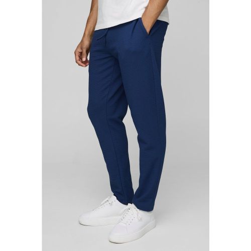 Cropped Tapered Textured Jogger - boohoo - Modalova