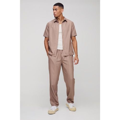 Camicia & pantaloni Smart a maniche corte in twill morbido - boohoo - Modalova