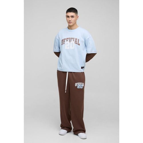 Conjunto Oversize De Pantalón Deportivo De Pernera Ancha Y Camiseta Recta Con Capa Falsa Y Estampado Universitario - boohoo - Modalova