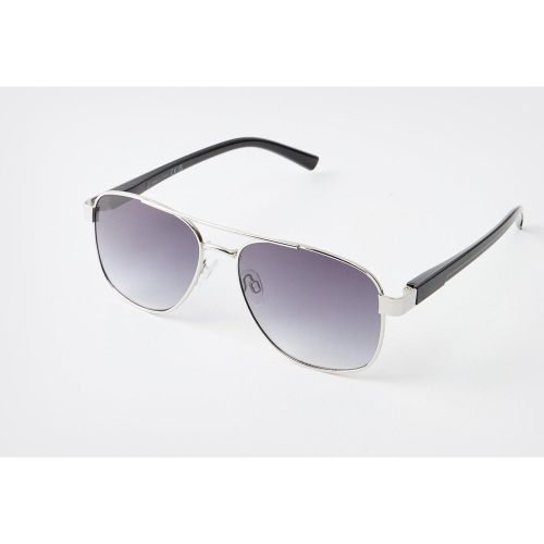 Gafas De Sol Plateadas Navigator - boohoo - Modalova