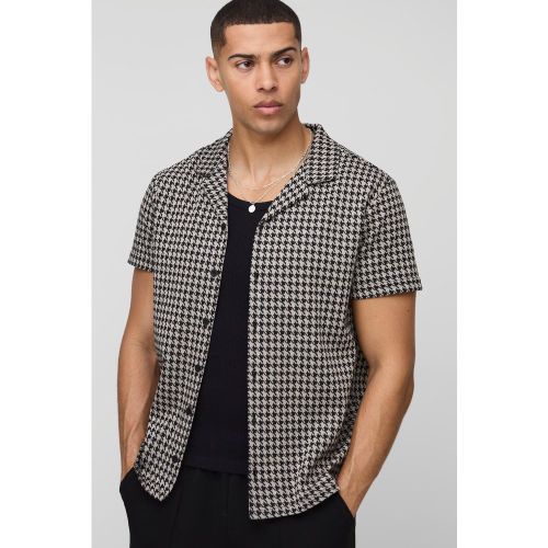 Camicia A Maniche Corte Regular Fit In Pied-De-Poule Con Rever - boohoo - Modalova
