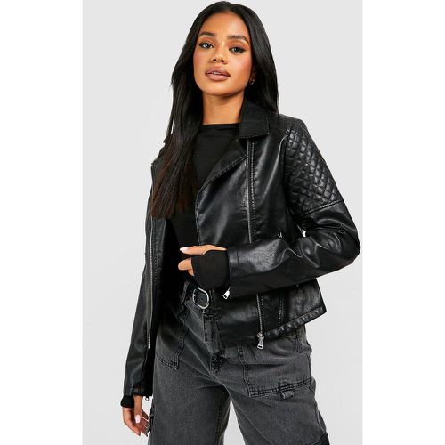 Giacca stile Biker in pelle sintetica - boohoo - Modalova