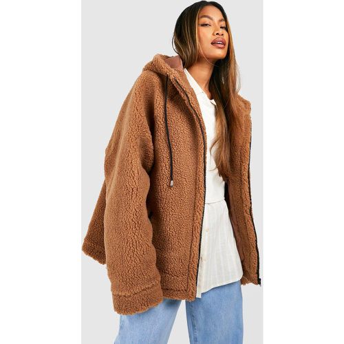 Giacca oversize in pile morbido con dettagli a contrasto - boohoo - Modalova