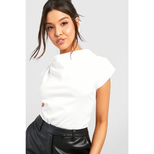 Blusa in crêpe con scollo a cappuccio e spalline imbottite - boohoo - Modalova