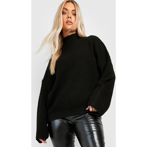 Maglione Plus Size in maglia con collo a imbuto - boohoo - Modalova