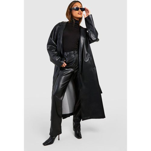 Cappotto Trench oversize in pelle sintetica con cintura - boohoo - Modalova