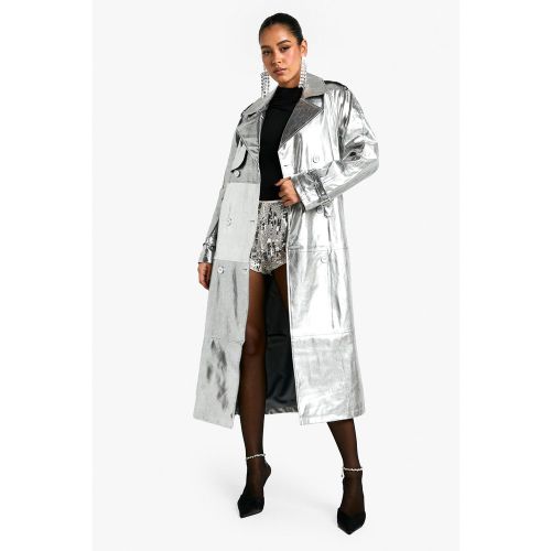 Cappotto Trench maxi in pelle sintetica metallizzata a doppiopetto - boohoo - Modalova