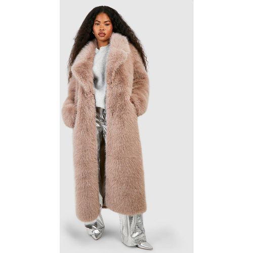 Cappotto maxi Premium in pelliccia sintetica - boohoo - Modalova