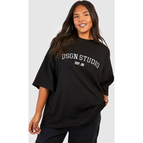 T-shirt Plus Size oversize con applique Dsgn Studio - boohoo - Modalova